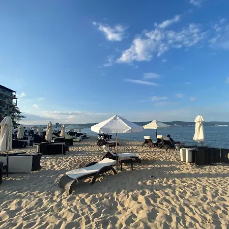 Avalon D202 Private Sunny Apartment *