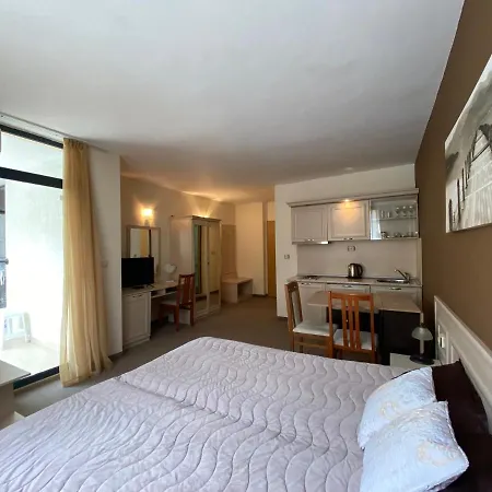 Avalon D202 Private Sunny Apartment *